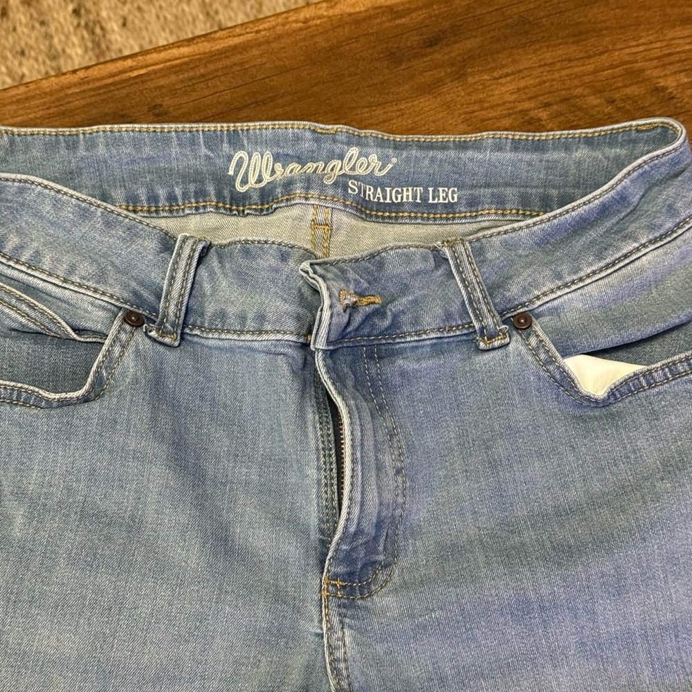 Wrangler Women's Light Blue Straight Leg Jeans